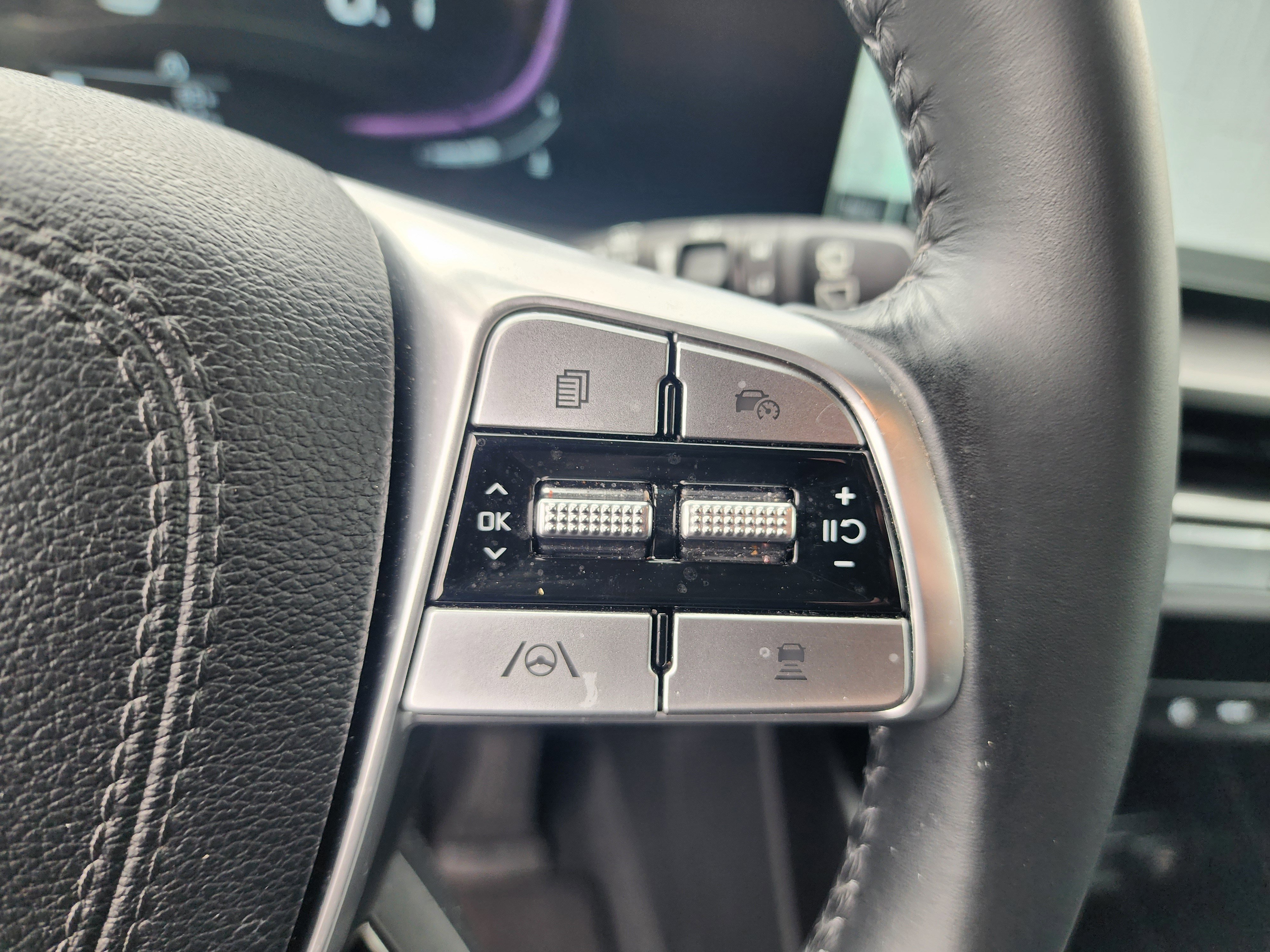 Used 2024 Kia Telluride LX image 27