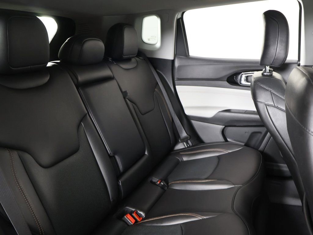 Used 2022 Jeep Compass Limited image 32