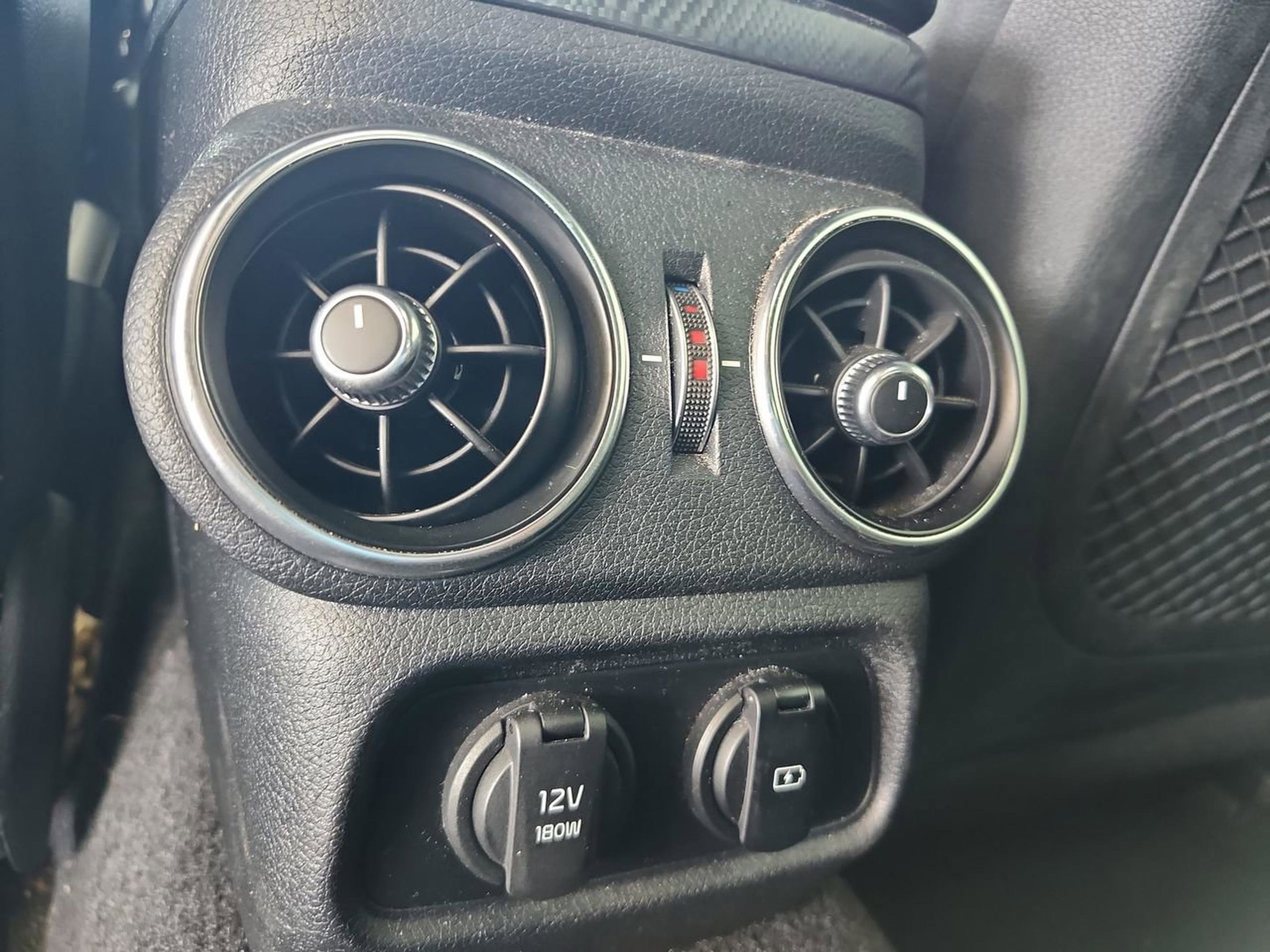 Used 2023 Kia Stinger GT-Line w/ Sun & Sound Package image 32