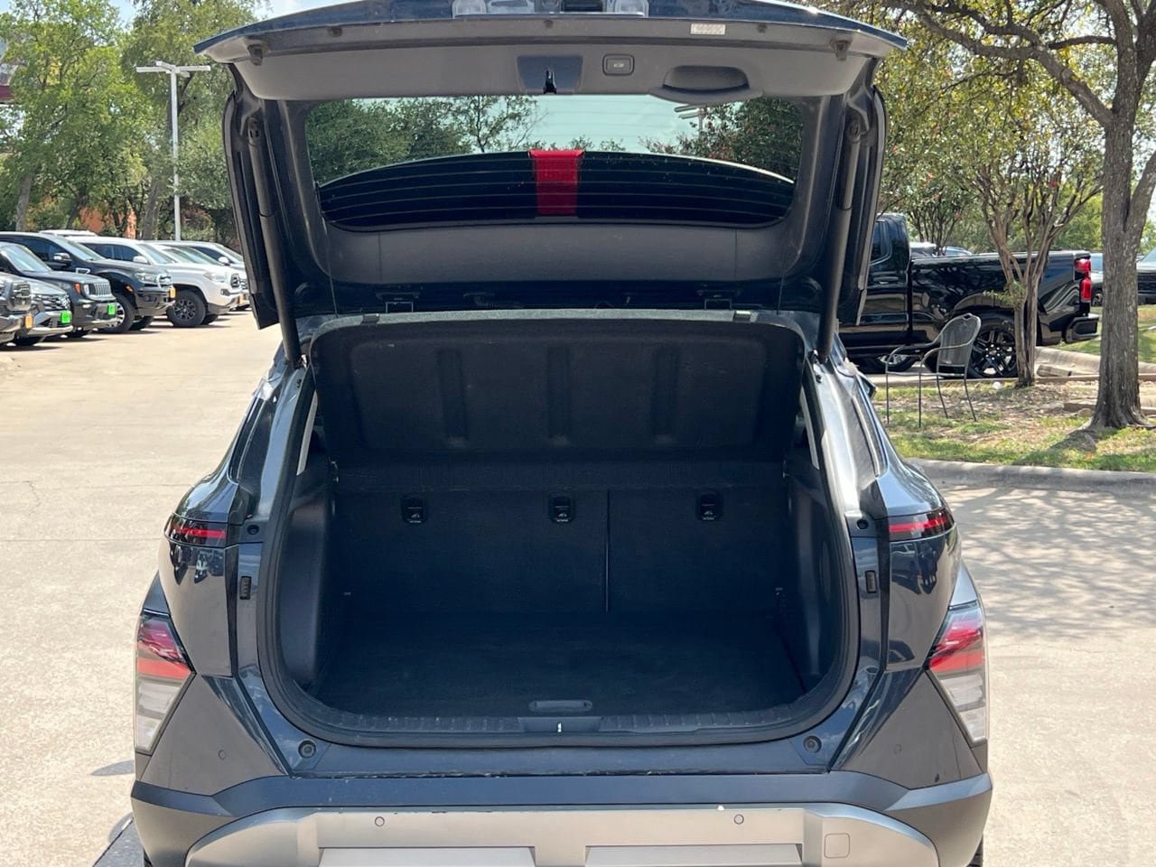 Used 2024 Hyundai Kona Limited FWD image 23