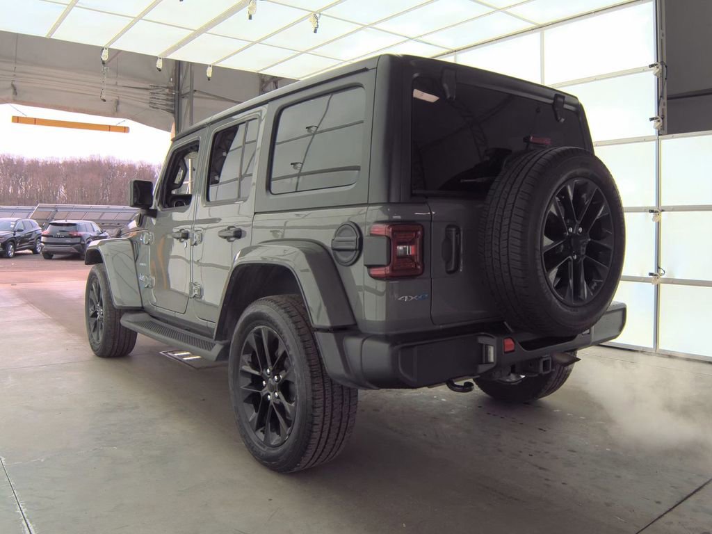 Used 2021 Jeep Wrangler Unlimited Sahara w/ Cold Weather Group AWD/4WD image 4