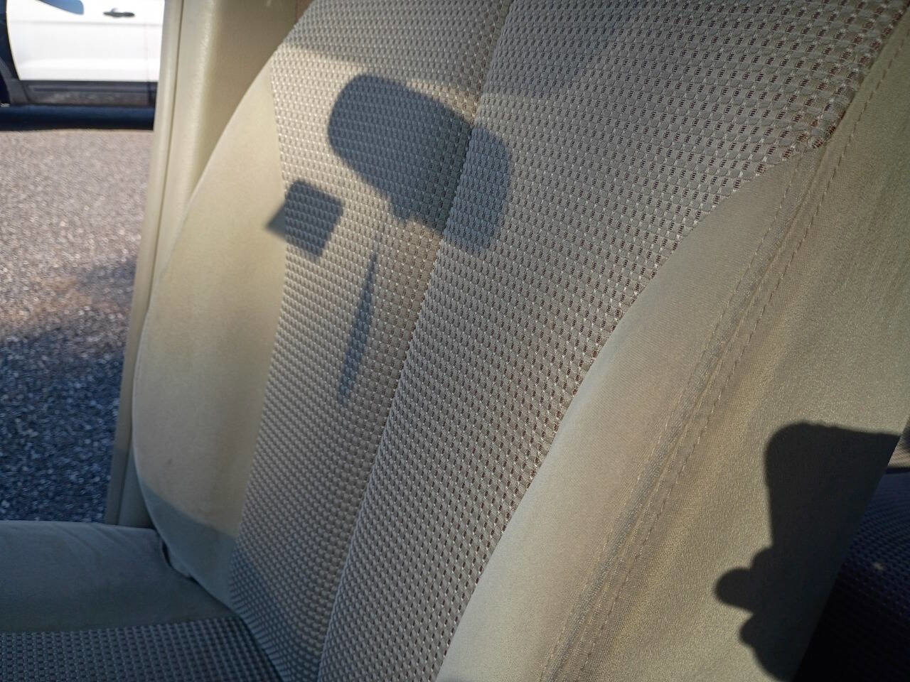 Used 2011 Nissan Versa SL image 16