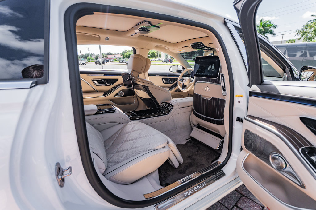 Used 2024 Mercedes-Benz Maybach S 680 4MATIC image 41