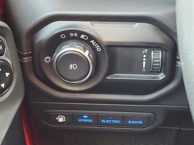 Used 2024 Jeep Wrangler Sahara image 10