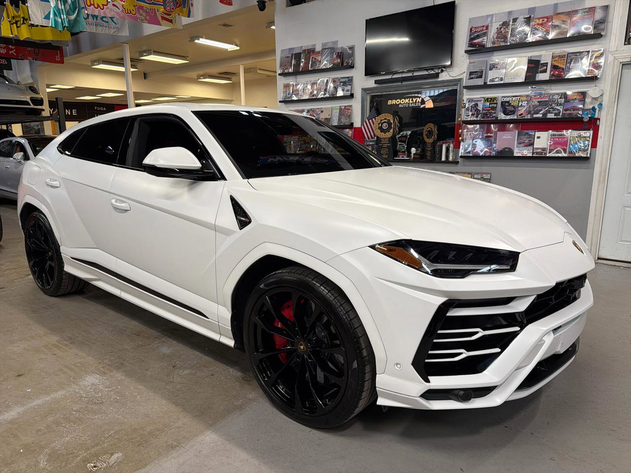 Used 2022 Lamborghini Urus image 3