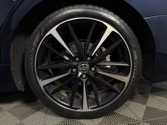 Used 2019 Toyota Camry XSE image 11
