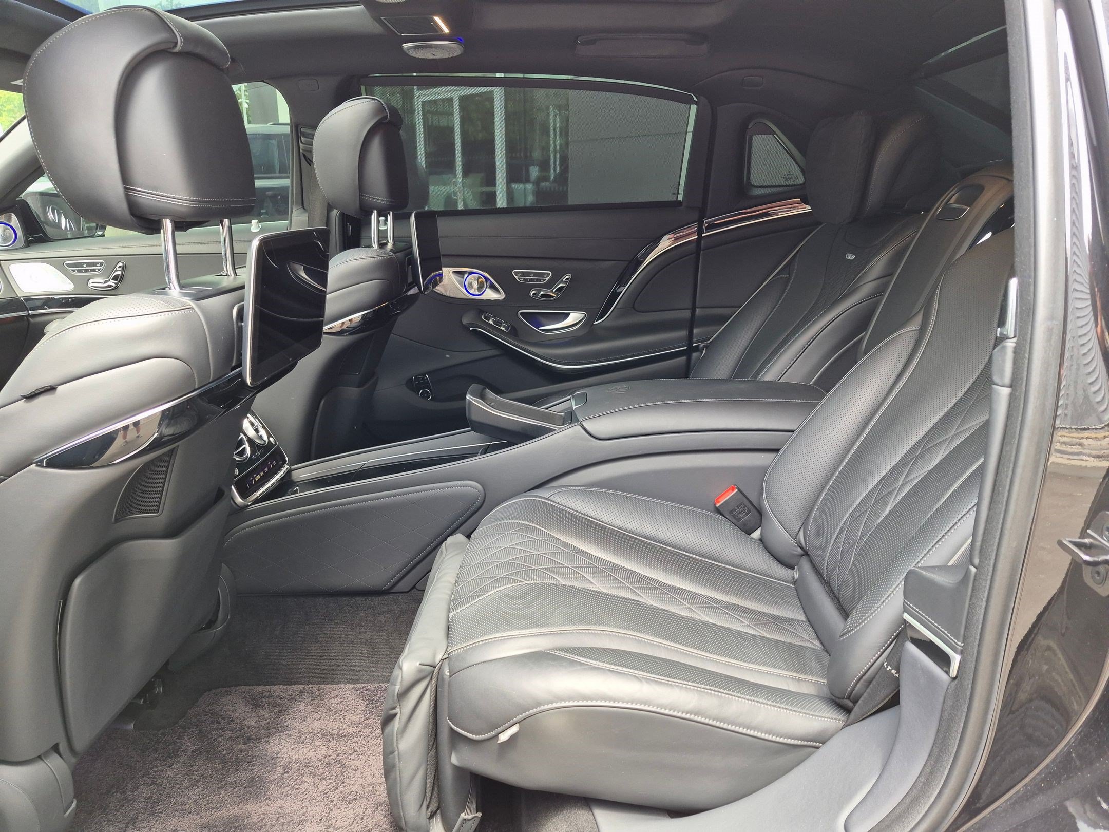 Used 2018 Mercedes-Benz Maybach S 650 image 27