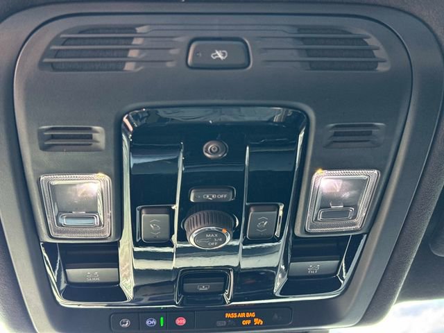 Certified 2025 Cadillac Escalade ESV Sport Platinum image 23