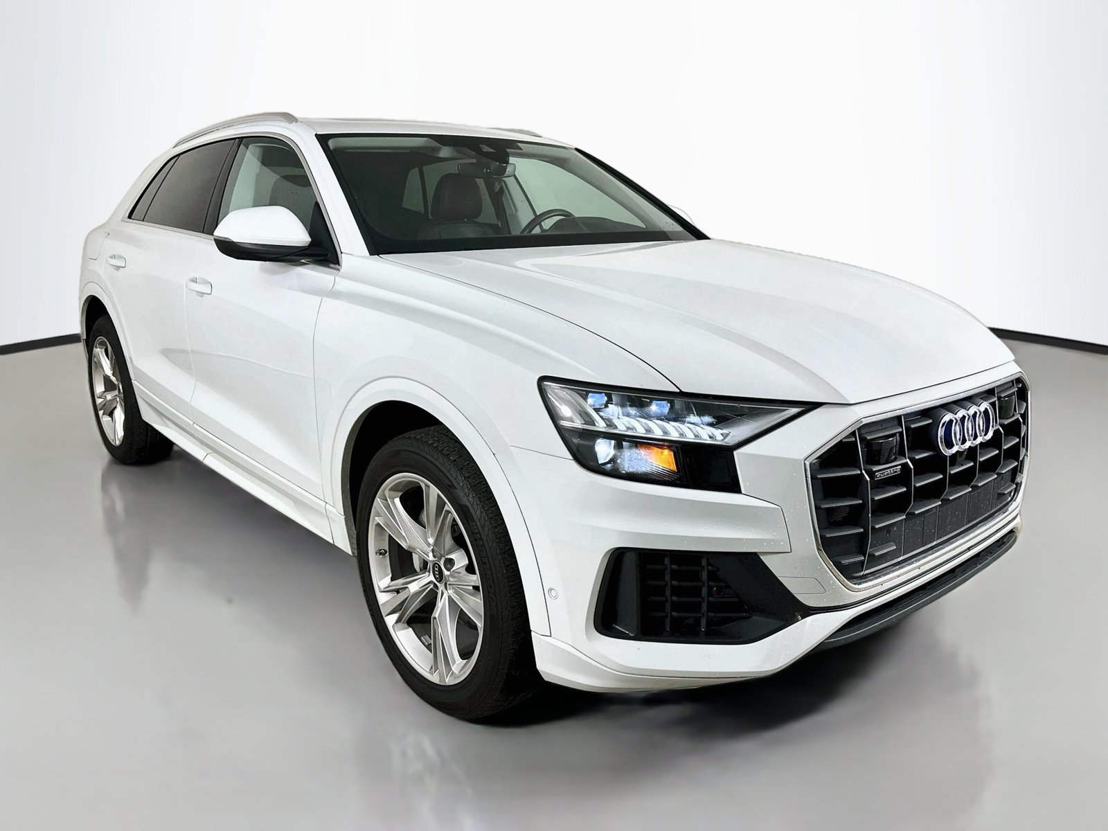 Used 2023 Audi Q8 Premium w/ Convenience Package AWD/4WD image 3