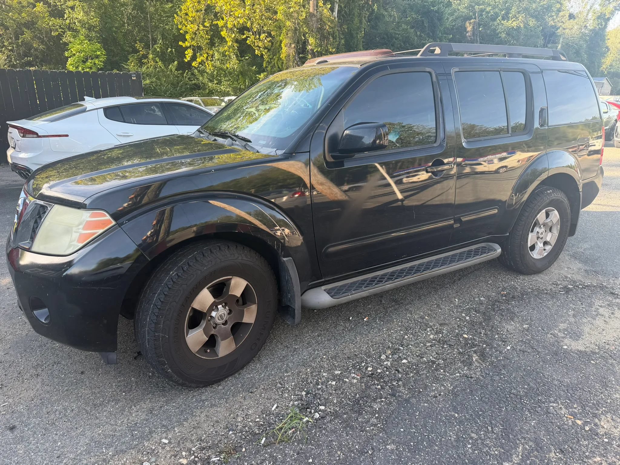 Used 2008 Nissan Pathfinder SE w/ Leather Pkg RWD image 1