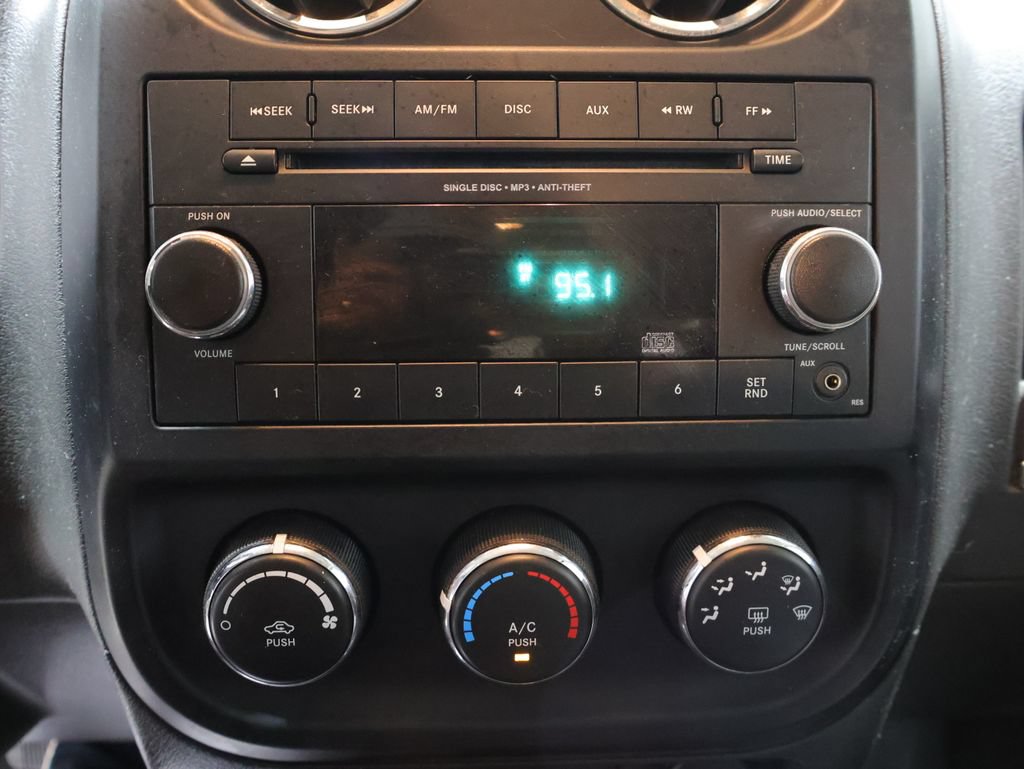 Used 2014 Jeep Patriot Sport w/ Power Value Group FWD image 24