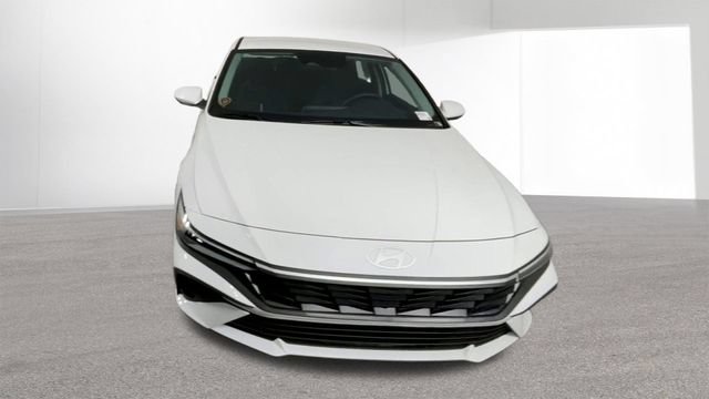 New 2026 Hyundai Elantra Hybrid FWD image 3