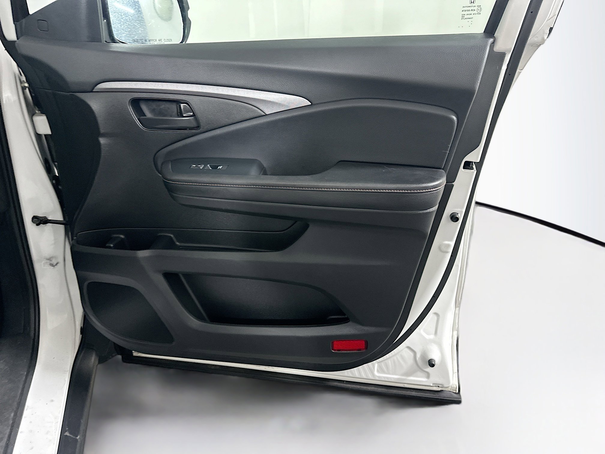 Used 2023 Honda Passport TrailSport image 32