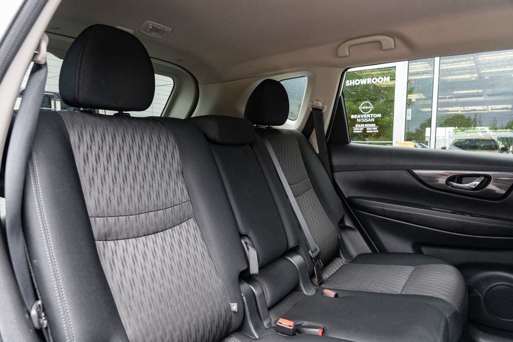 Used 2018 Nissan Rogue SV AWD/4WD image 24