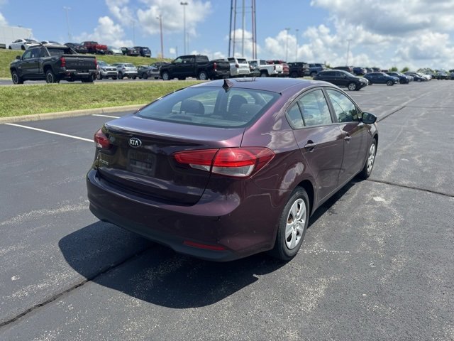 Used 2017 Kia Forte LX image 3