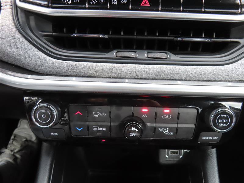 Used 2023 Jeep Compass Latitude AWD/4WD image 28