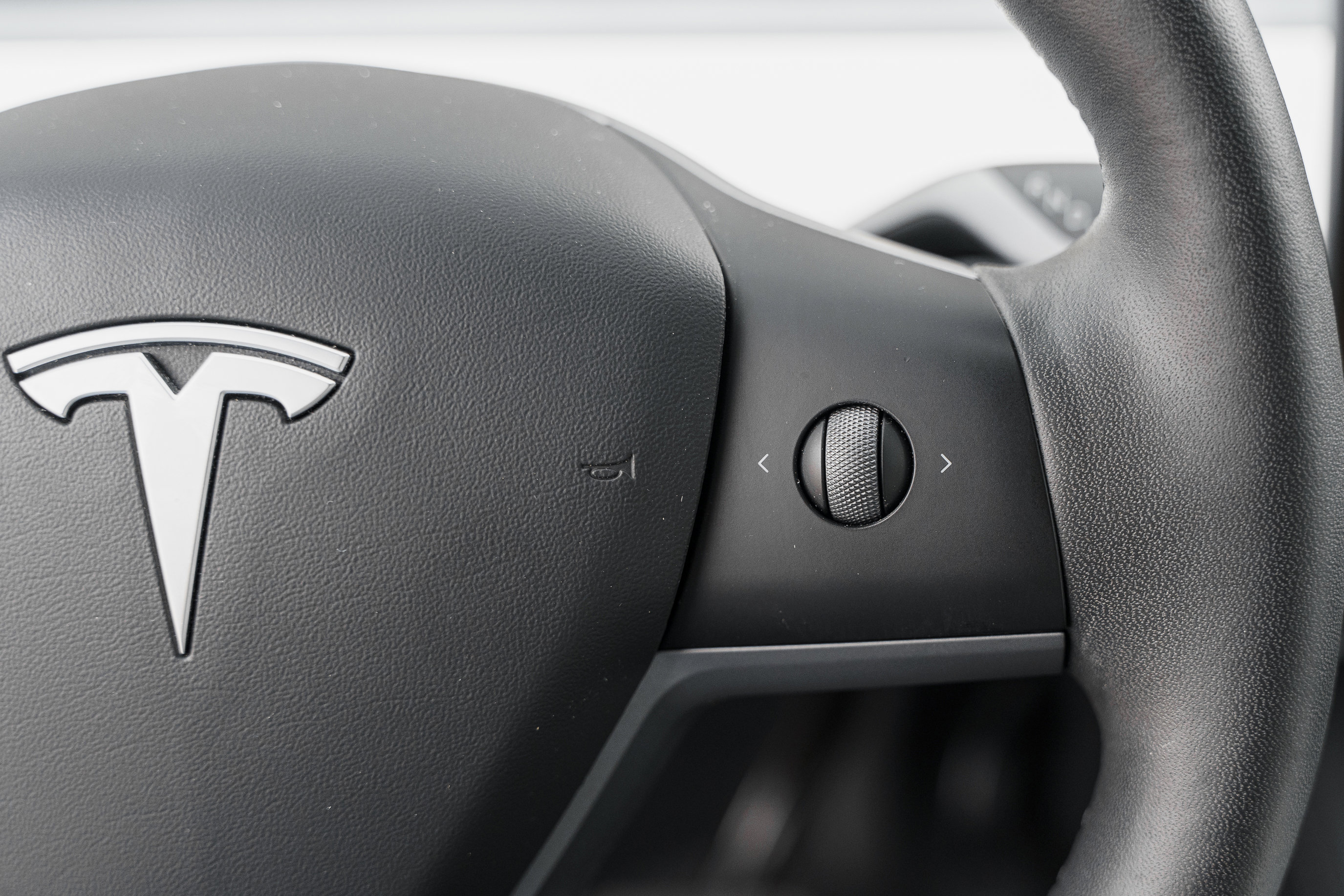 Used 2022 Tesla Model Y Long Range image 17