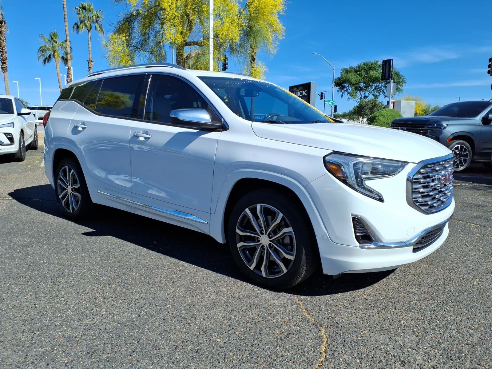 Used 2019 GMC Terrain Denali w/ Comfort Package FWD image 3