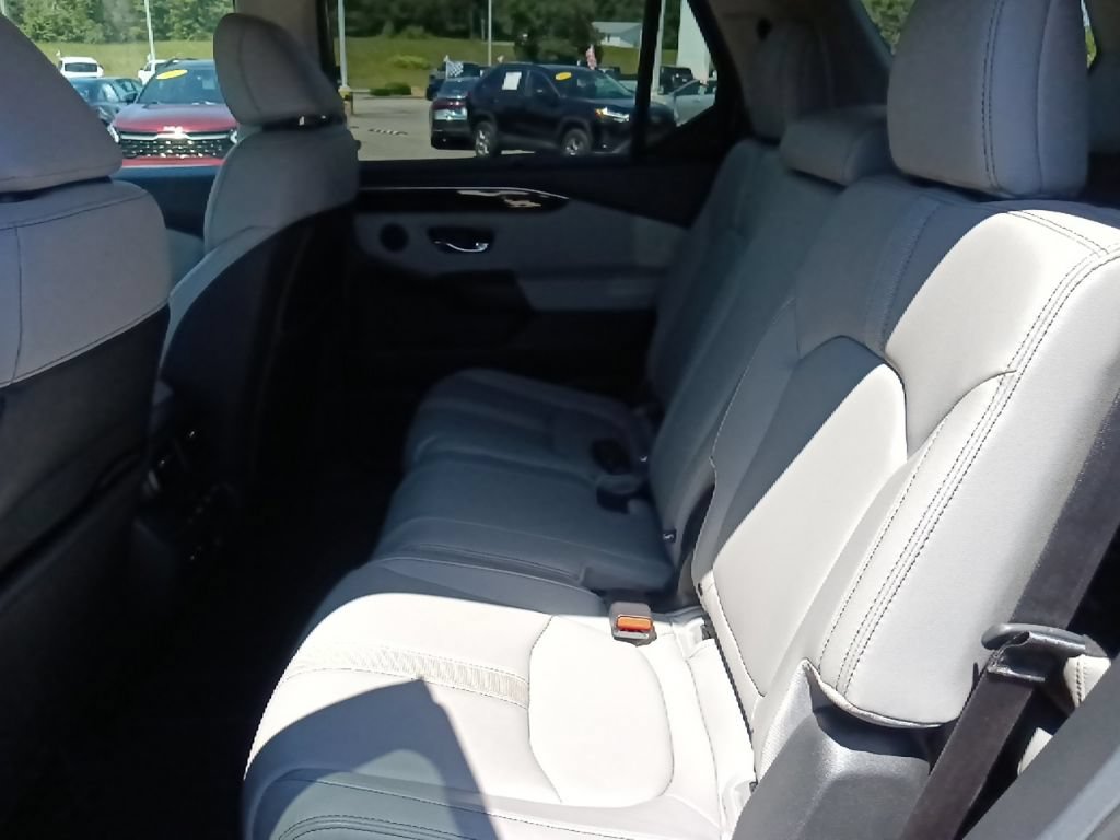 Used 2025 Honda Pilot EX-L image 27