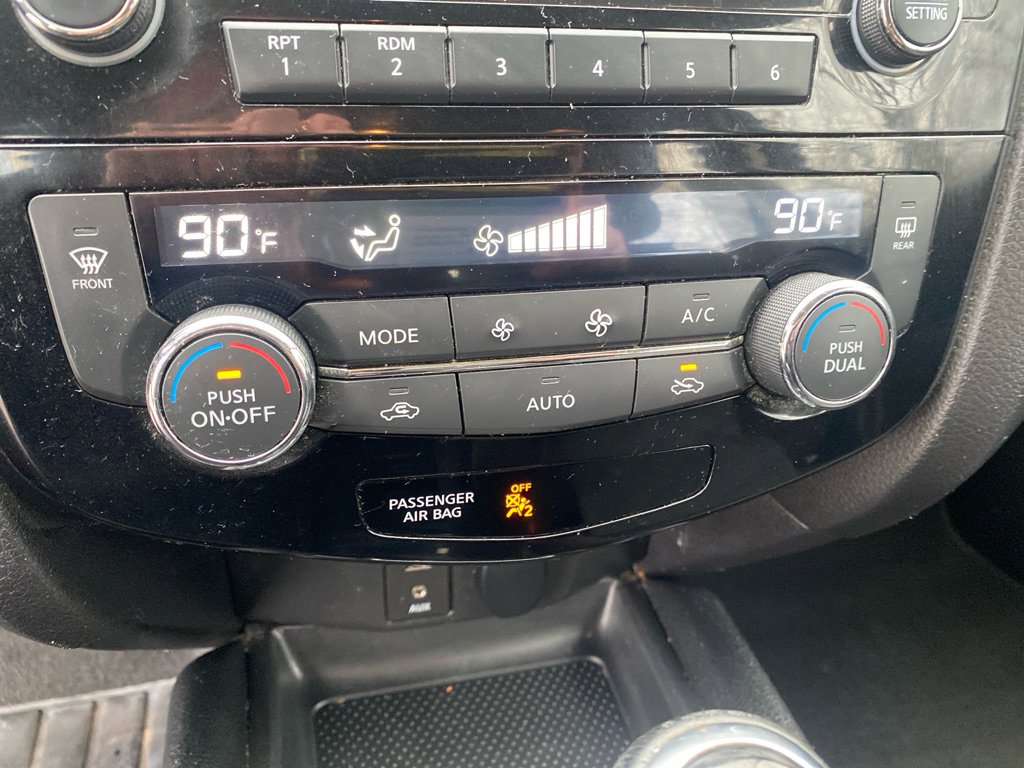 Used 2018 Nissan Rogue Sport SV w/ SV All-Weather Package AWD/4WD image 16