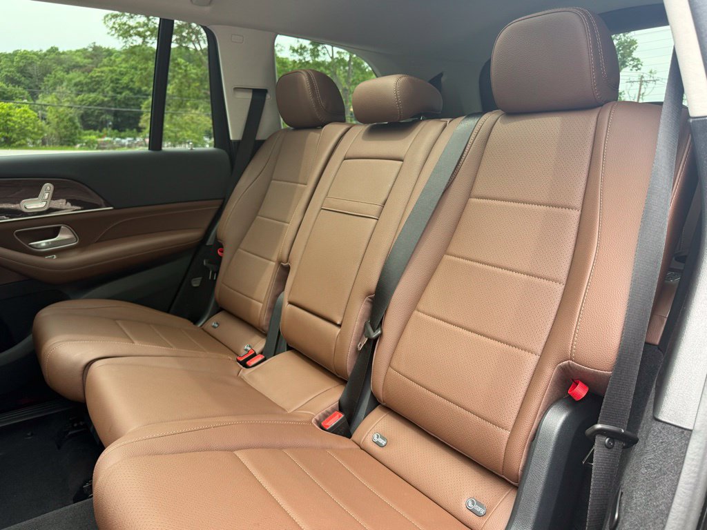 Used 2026 Mercedes-Benz GLS 450 4MATIC image 18