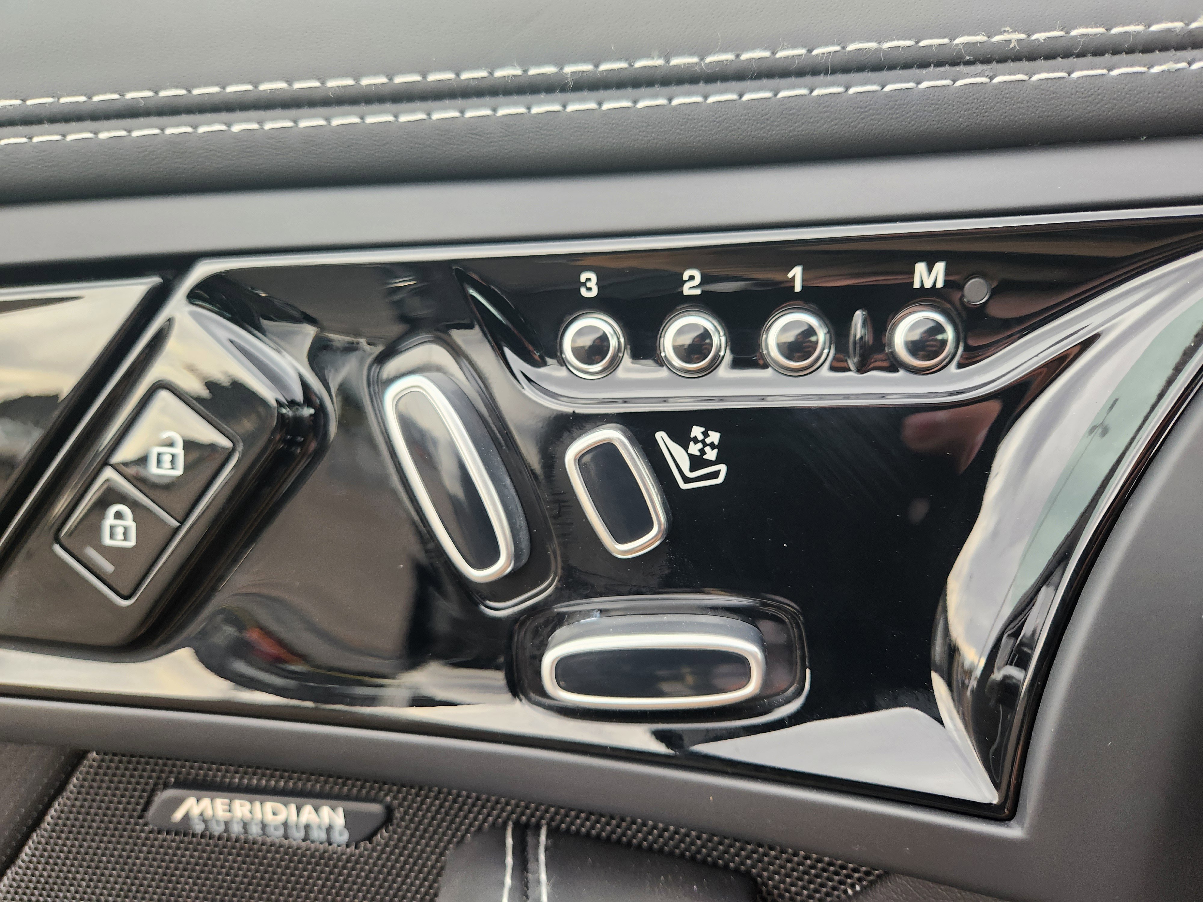 New 2024 Jaguar F-TYPE R image 13