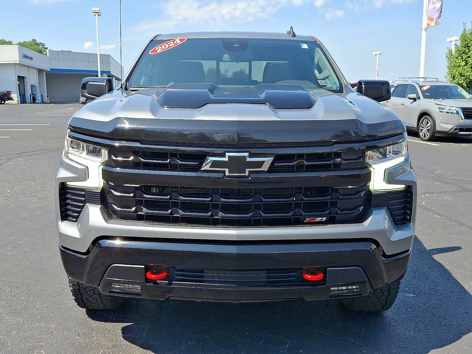 Used 2024 Chevrolet Silverado 1500 LT Trail Boss w/ Convenience Package II AWD/4WD image 2