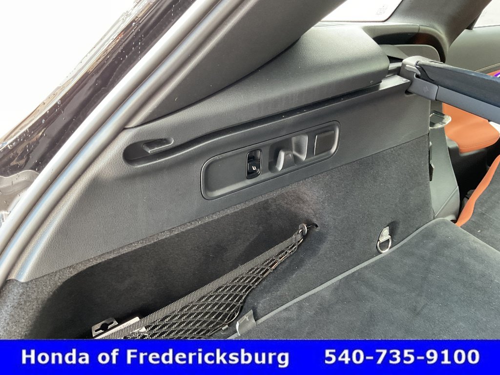 Used 2025 Mercedes-Benz GLC 300 4MATIC image 22
