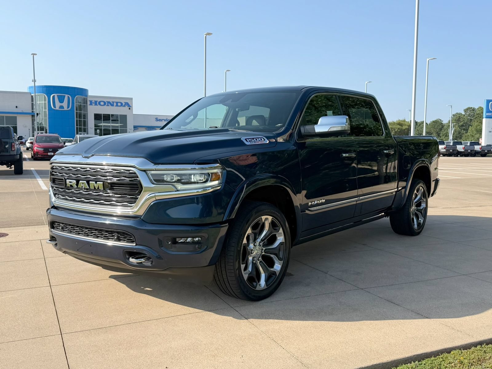 Used 2022 RAM 1500 Limited AWD/4WD image 3