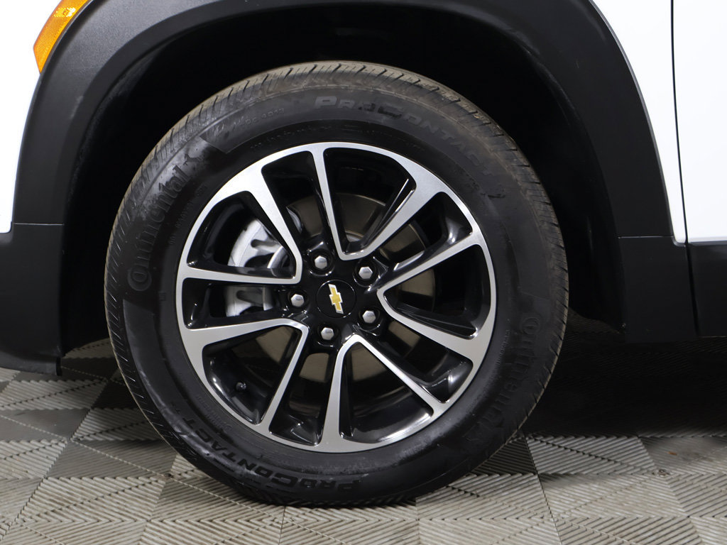 Used 2025 Chevrolet TrailBlazer LT AWD/4WD image 19