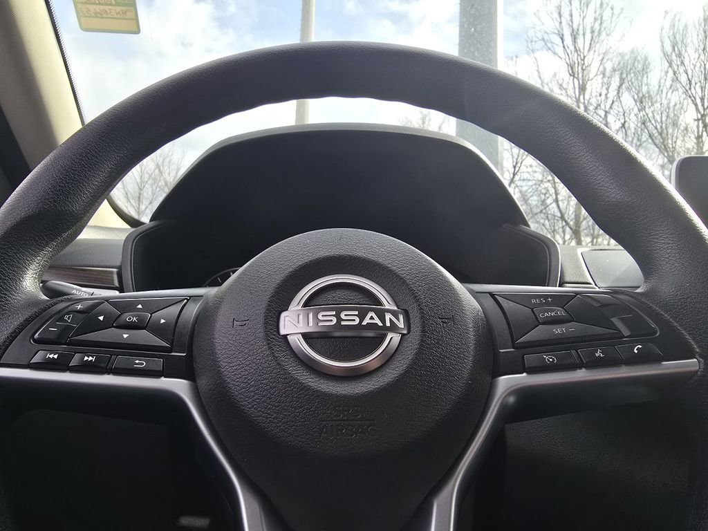 Used 2024 Nissan Altima 2.5 SV image 25