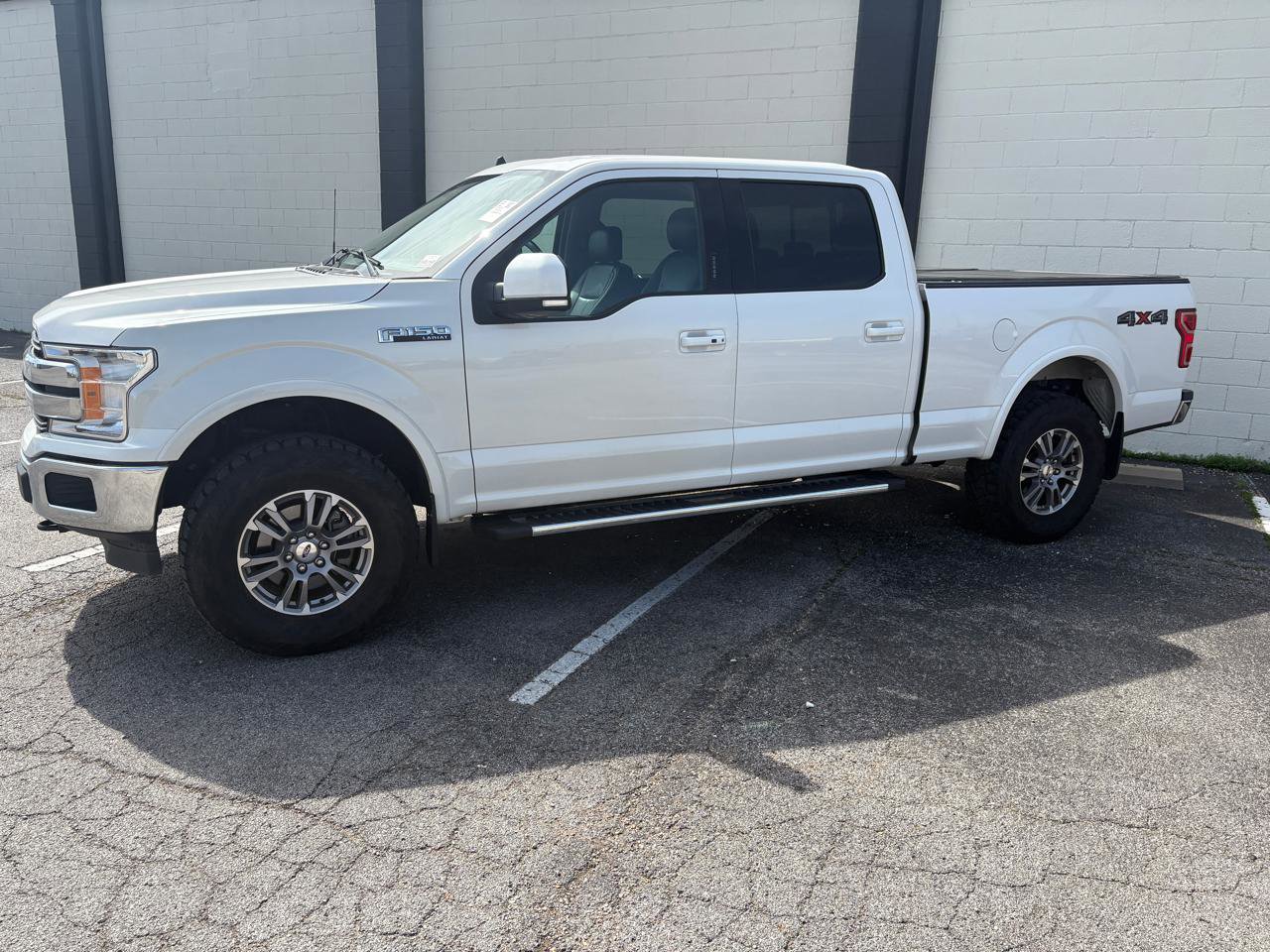 Used 2019 Ford F150 Lariat image 2