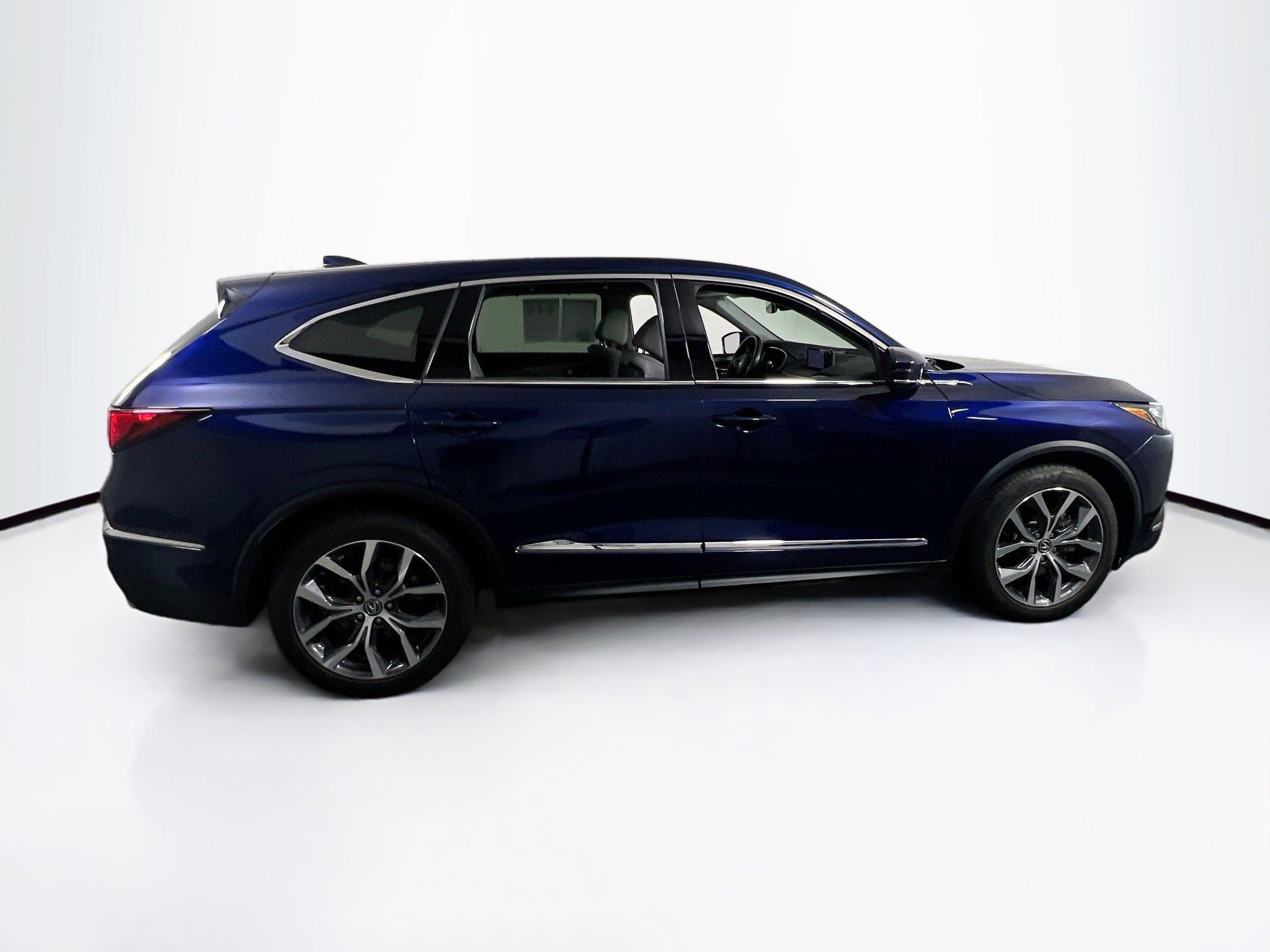 Used 2023 Acura MDX SH-AWD w/ Technology Package image 4