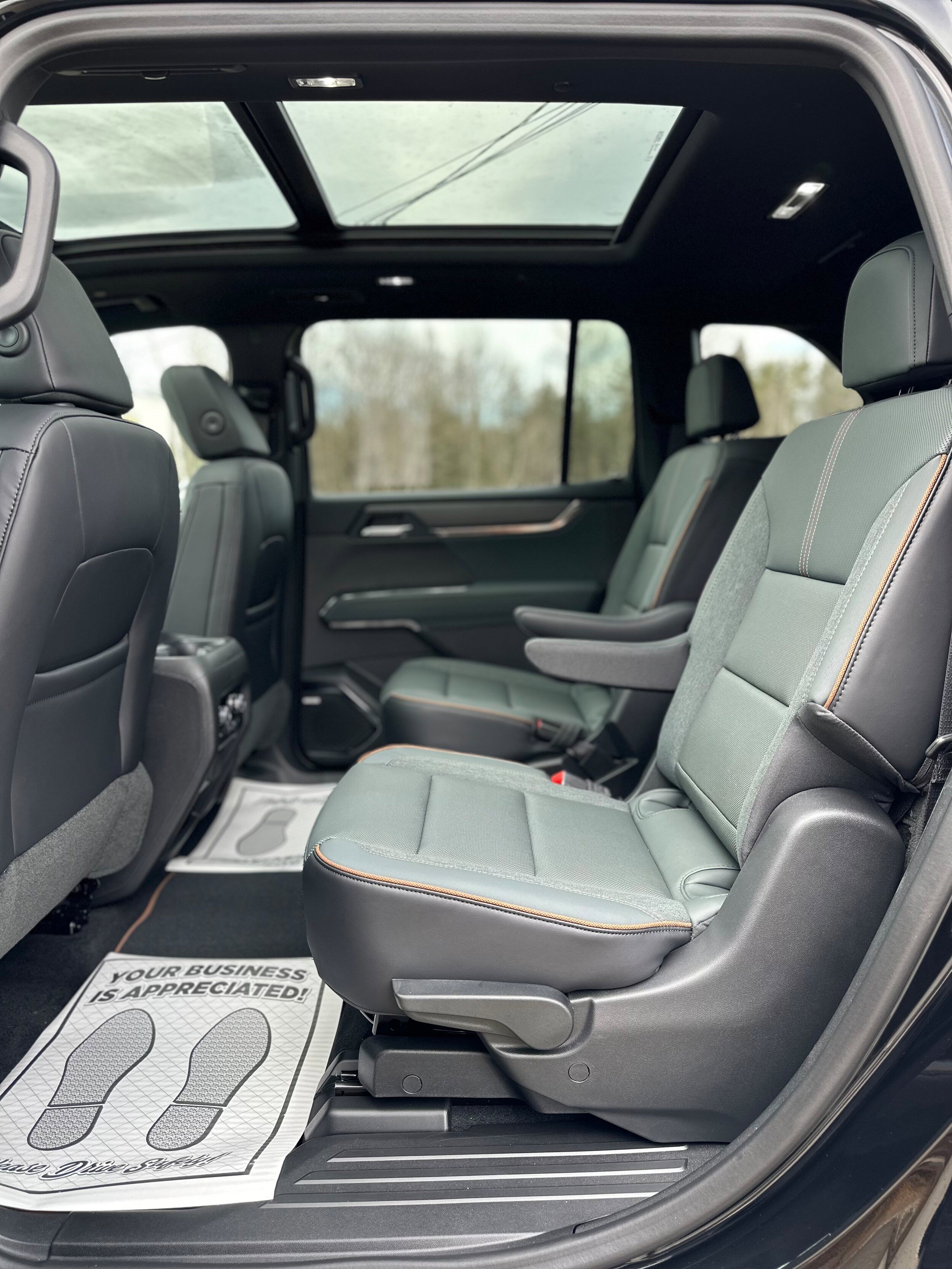 New 2026 GMC Acadia AT4 w/ Luxury Package AWD/4WD image 21