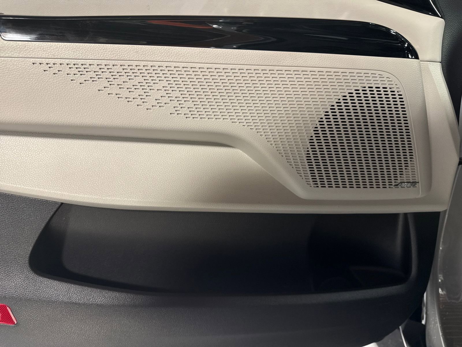 Used 2024 Kia Carnival SX Prestige image 25