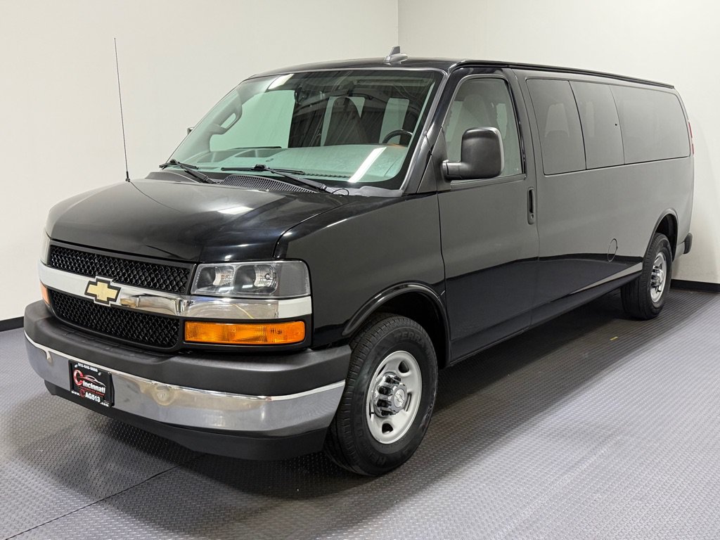 Used 2017 Chevrolet Express 3500 LT w/ LT Preferred Equipment Group RWD image 1