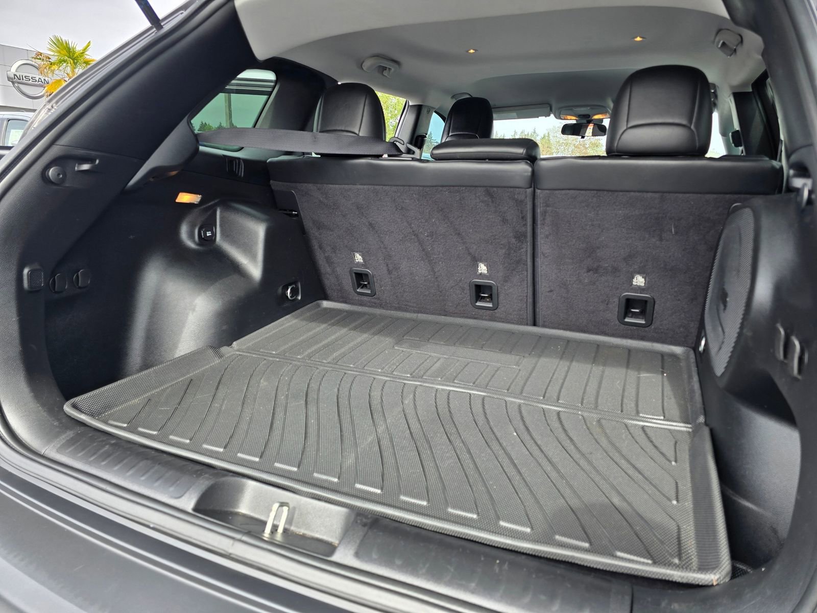 Used 2019 Jeep Cherokee Latitude Plus AWD/4WD image 15