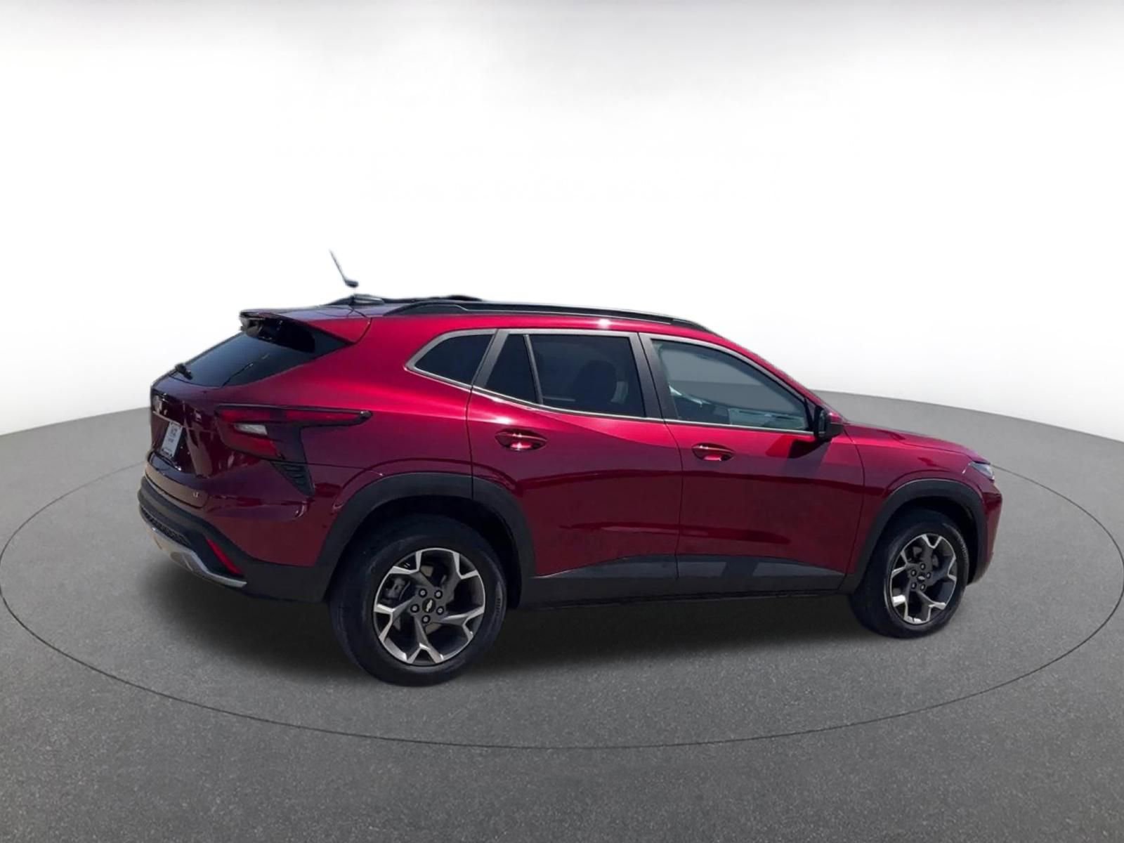 Used 2025 Chevrolet Trax LT FWD image 15