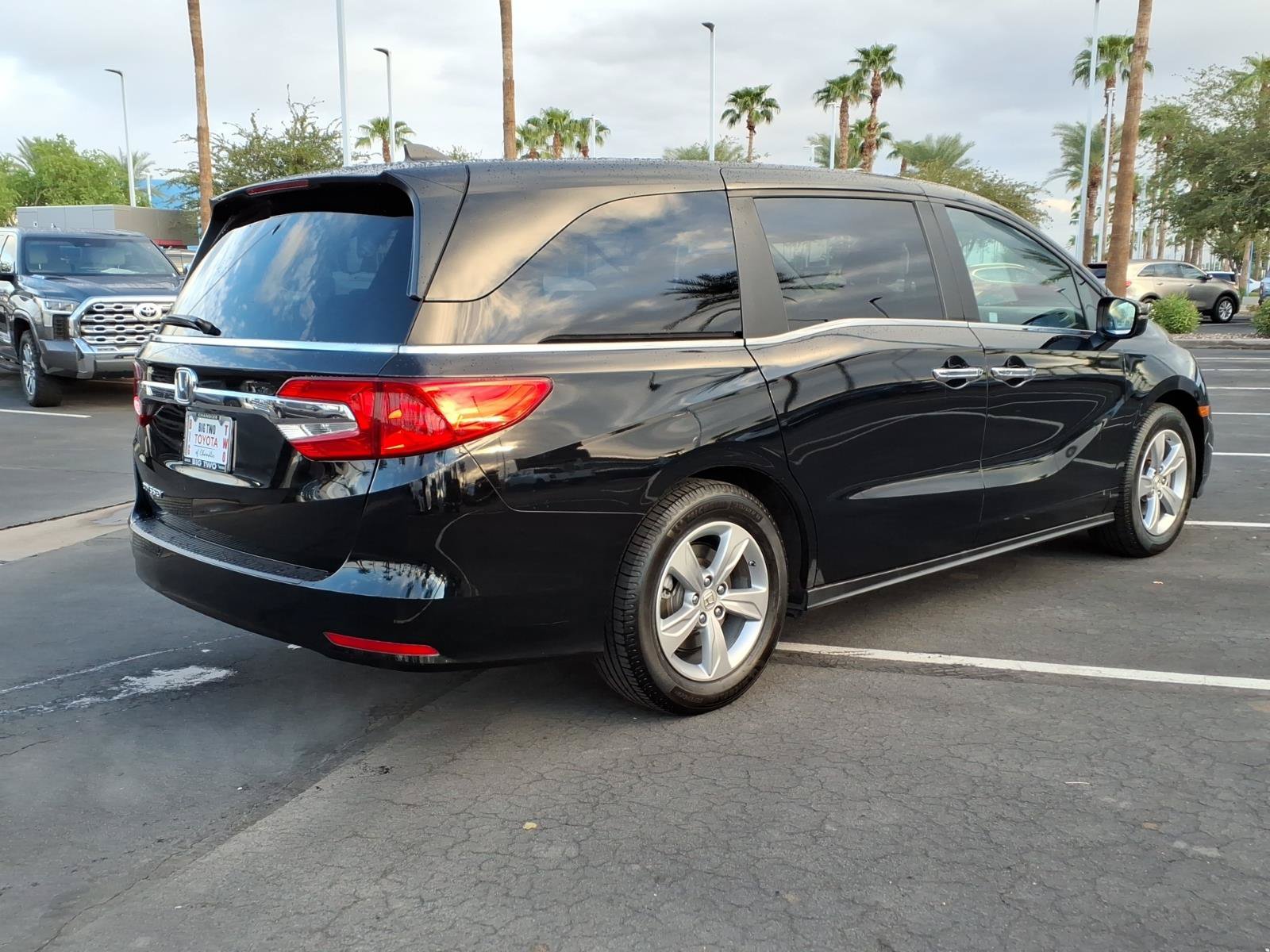 Used 2018 Honda Odyssey EX image 4