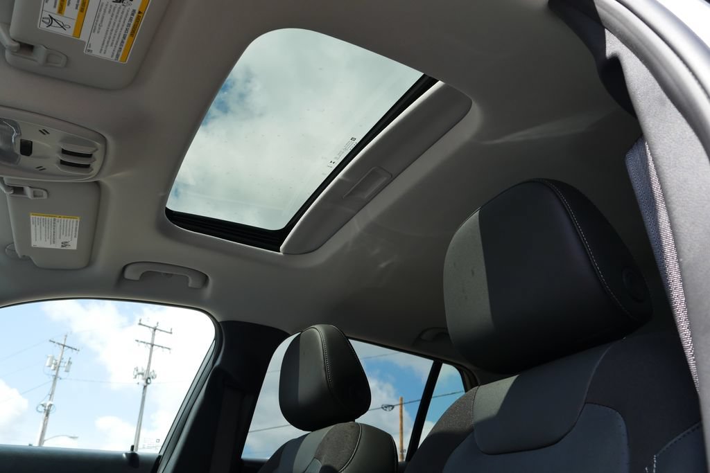 New 2026 Chevrolet Trax LT w/ Sunroof Package FWD image 30