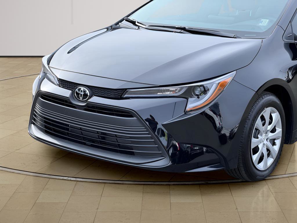 Used 2026 Toyota Corolla LE image 33