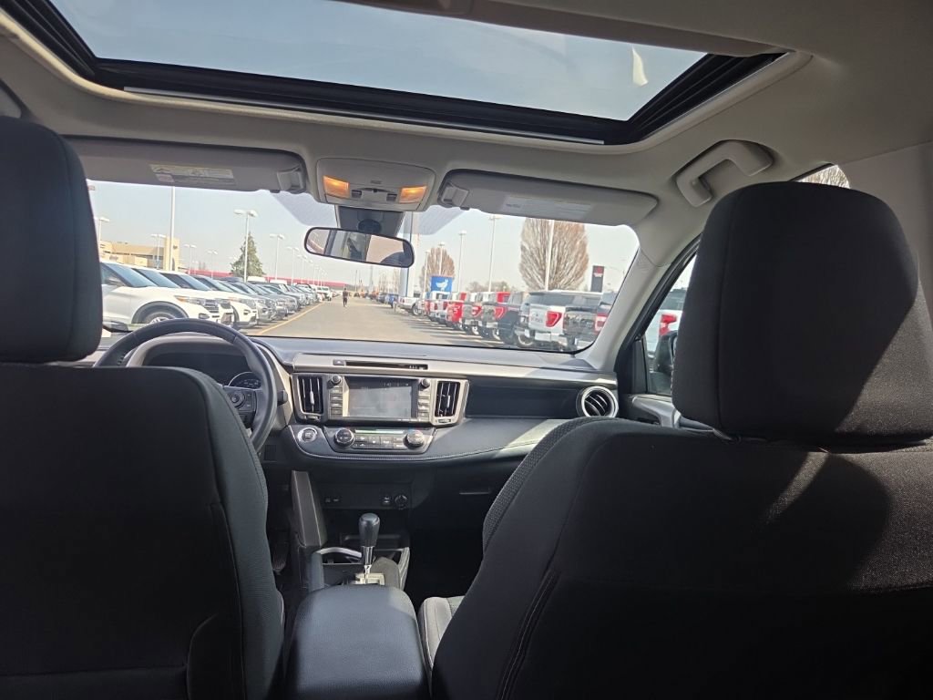 Used 2018 Toyota RAV4 XLE image 17