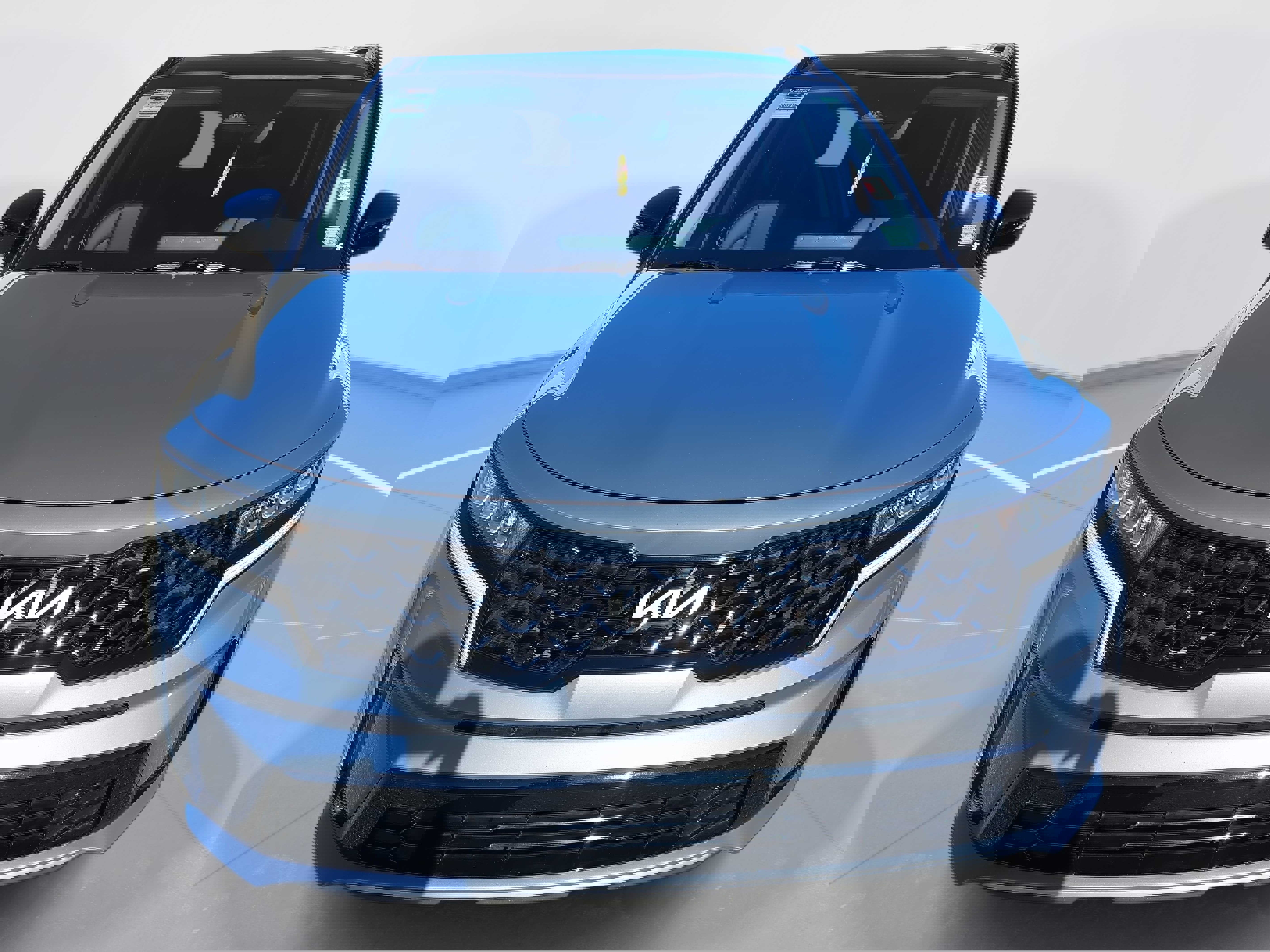 Used 2022 Kia Sorento S w/ Panoramic Sunroof Package image 2