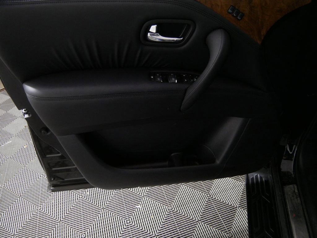 Used 2024 Nissan Armada SL w/ Captain's Chairs Package image 13