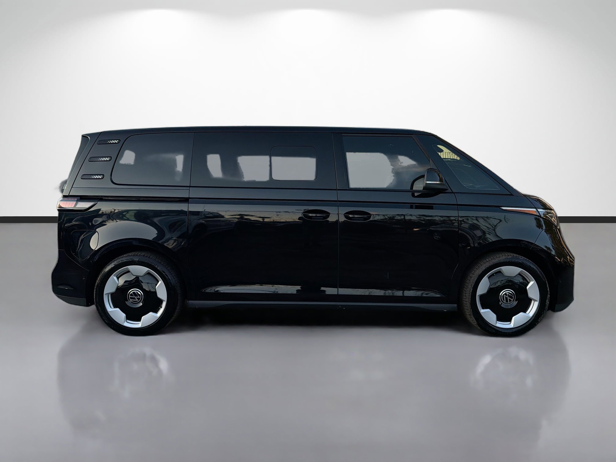 New 2025 Volkswagen ID. Buzz Pro S RWD image 2
