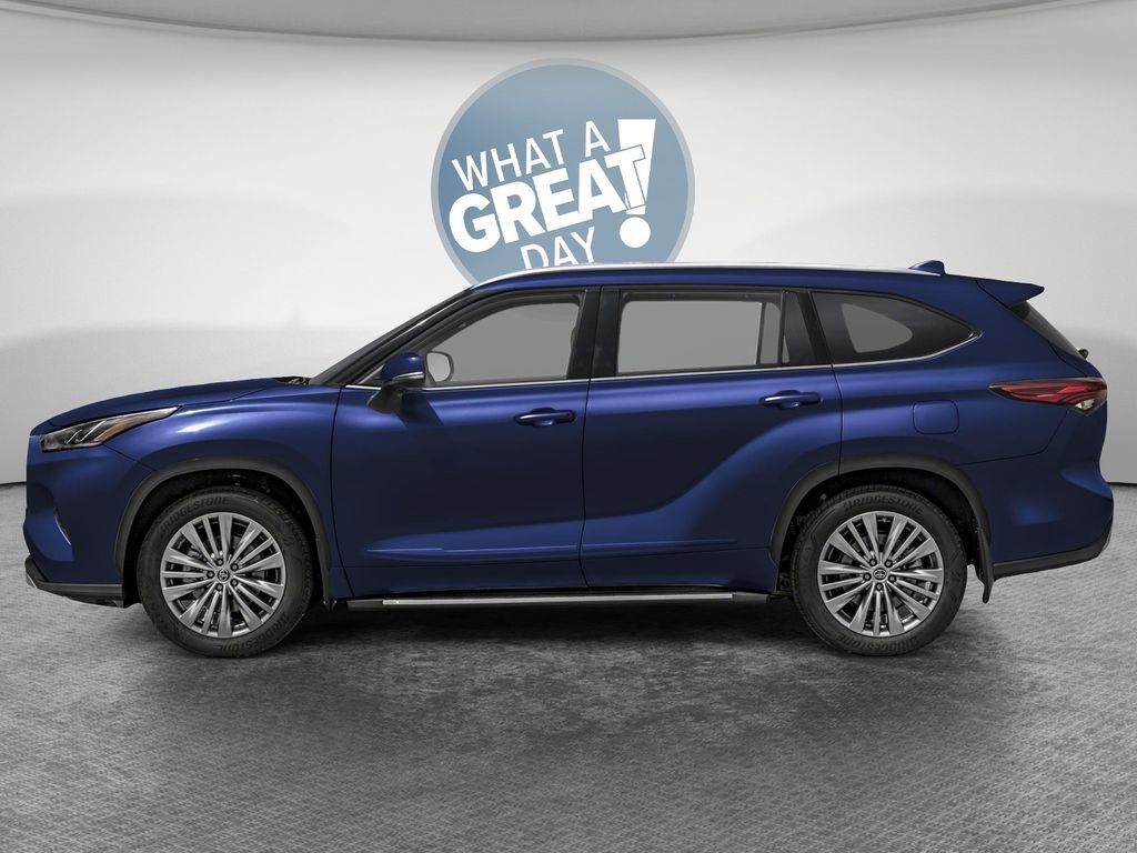 New 2026 Toyota Highlander Platinum image 3