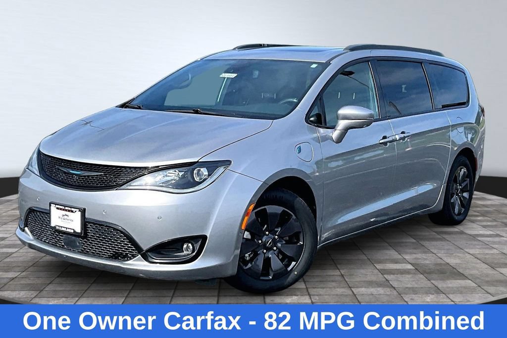 Used 2020 Chrysler Pacifica Limited w/ Advanced Safetytec Group