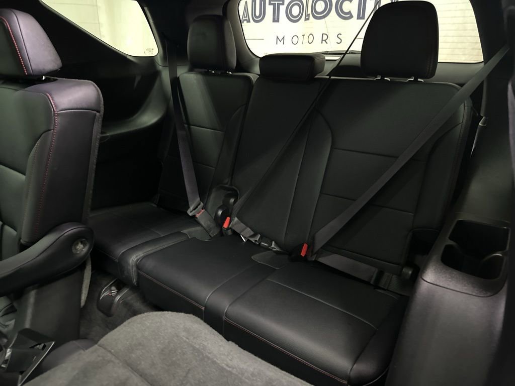 Used 2025 Chevrolet Traverse Z71 image 24