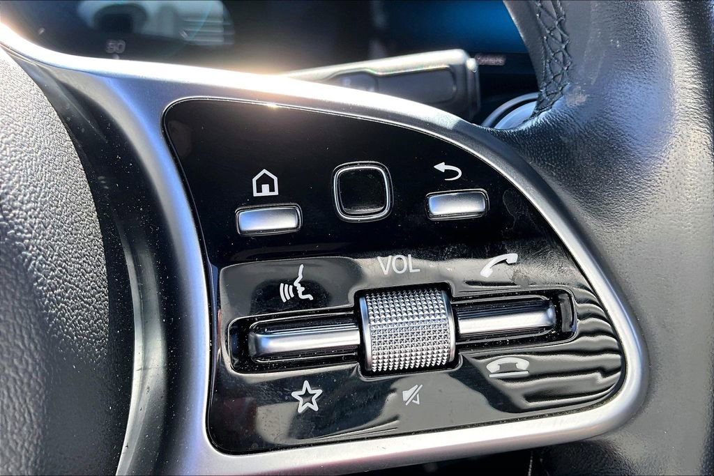 Used 2022 Mercedes-Benz EQB 350 4MATIC image 12