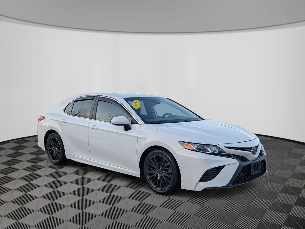 Used 2020 Toyota Camry SE image 4